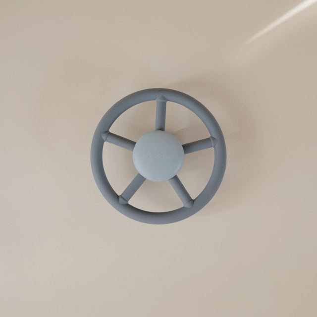 Mushie prilimpantis sukamasis žaislas (spinner) Wheel