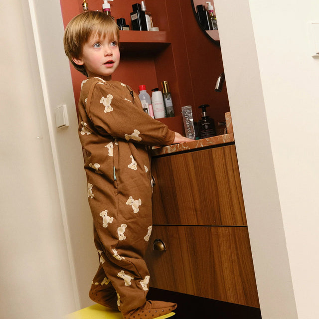 Molis&Co pižama - miegmaišis su rankovėmis, kojytėmis ir atverčiamomis kojinėmis TOG 1 Teddy Mocca