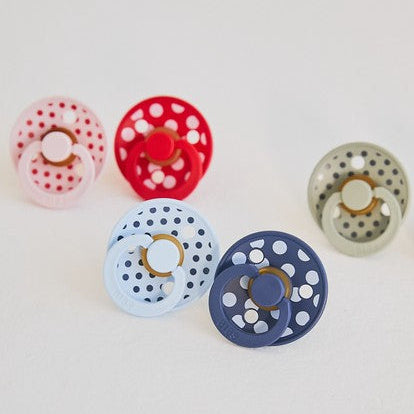 BIBS Studio Collection Polka Dots čiulptukų rinkinys 2 dydis (6 - 18 mėn.) Polkadot Baby Blue / Steel Blue