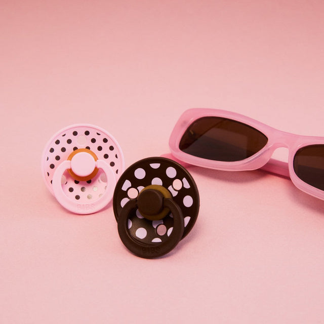 BIBS Studio Collection Polka Dots čiulptukų rinkinys 1 dydis (0 - 6 mėn.) Baby Pink / Mocha