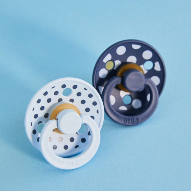 BIBS Studio Collection Polka Dots čiulptukų rinkinys 2 dydis (6 - 18 mėn.) Polkadot Baby Blue / Steel Blue