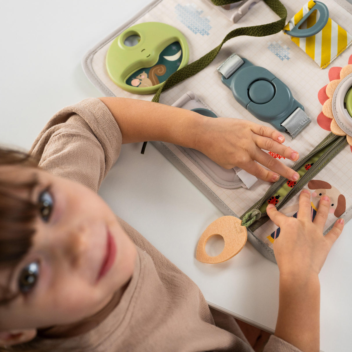 Taf Toys abpusēja mīksta grāmata mazuļiem "Pasaka"