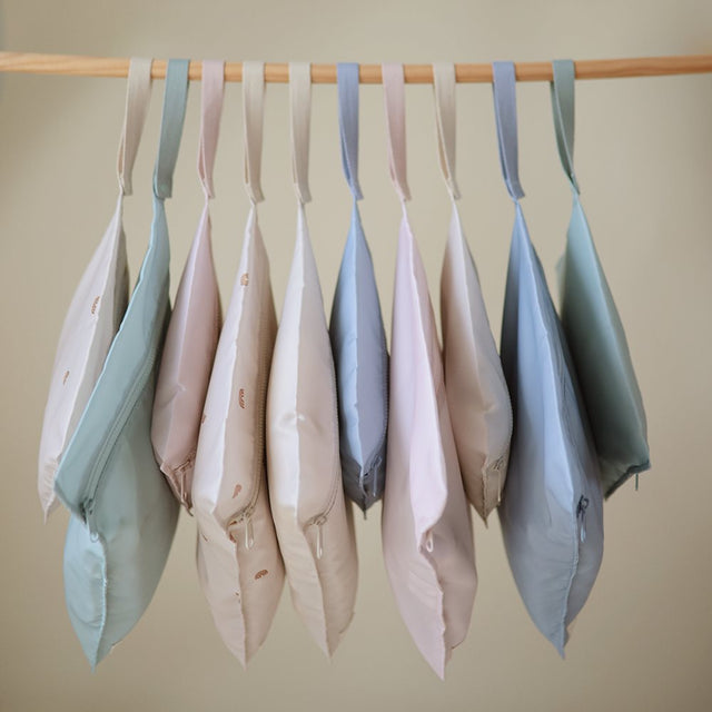 Mushie bunny chewer (Bunny Sage)