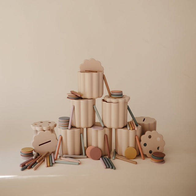 Mushie lavinamasis rūšiavimo žaislas Coin & Tube Sorting Set