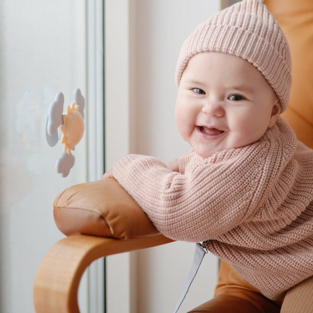 Mushie izglītojošo rotaļlietu krūzes tornis — primārās krāsas (oriģināls)