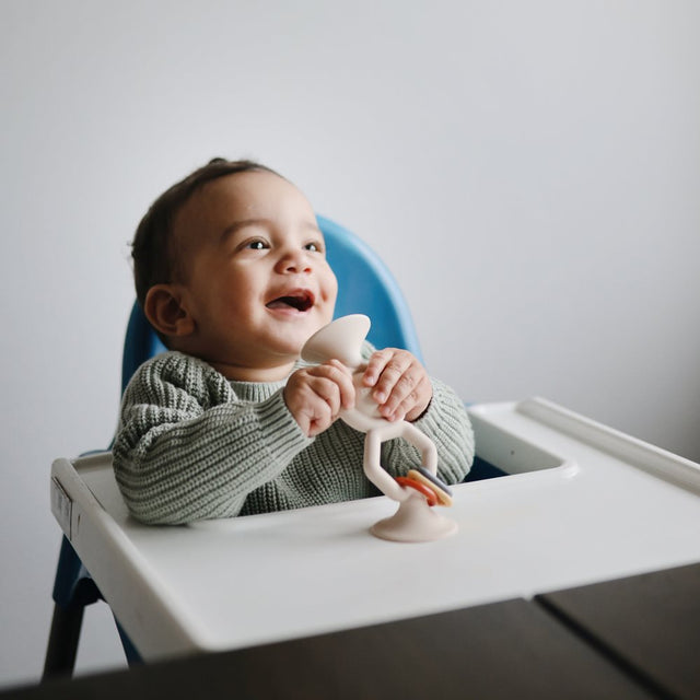 Mushie izglītojošo rotaļlietu krūzes tornis — retro krāsas (retro)