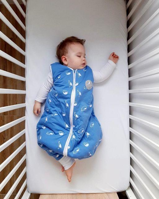 Natulino LITTLE WALKERS trisluoksnis kūdikio miegmaišis White Grey Waves & Mint