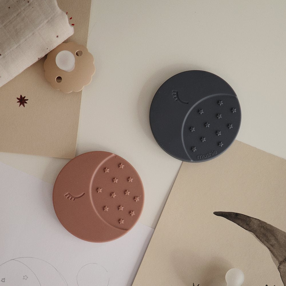 Mushie Chewer Moon (dzelzs)