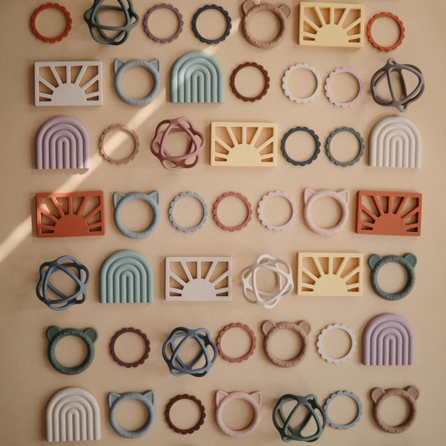 Mushie silikoninis kramtukas kamuolys Tradewinds