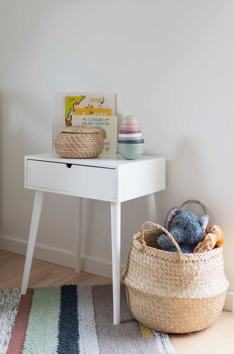 BIBS izglītojošs rotaļlietu šūpošanās tornis Pastel Rainbow