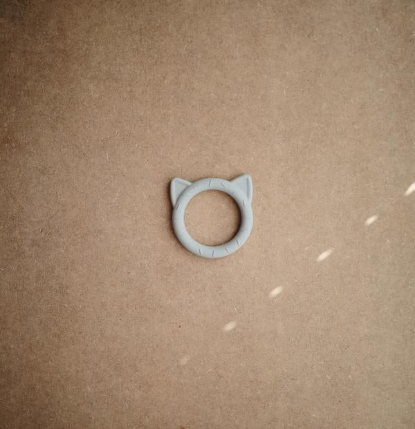 Mushie kramtukas pilkšvas katinėlis (Cat-Stone)