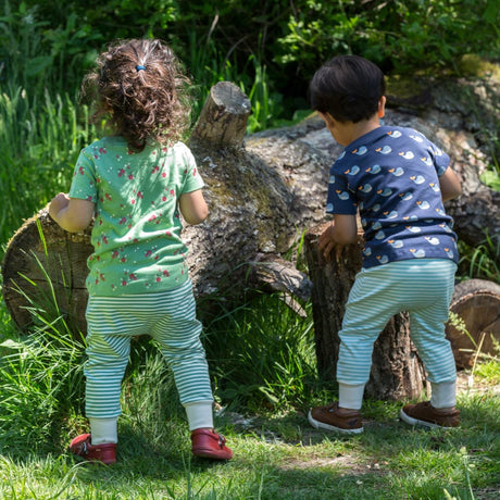 Mazo zaļo radikāļu vaļu dziesmu komplekts (krekls un bikses)
