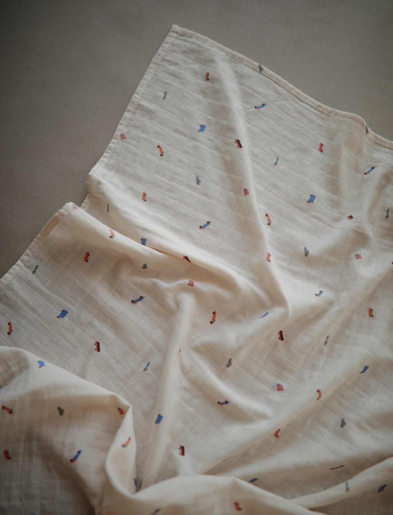 Mushie muslino vystyklas iš organinės medvilnės Cars