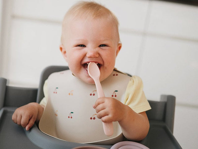 Mushie ēšanas piederumu komplekts bērniem vaigu sārtumam