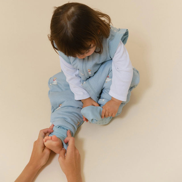 Molis&Co pižama - miegmaišis su rankovėmis, kojytėmis ir atverčiamomis kojinėmis TOG 2.5 Duck Family