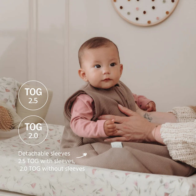 Meyco Baby Studio Classic pašiltintas miegmaišis su nusegamomis rankovėmis, 2.5 TOG, Dark Taupe