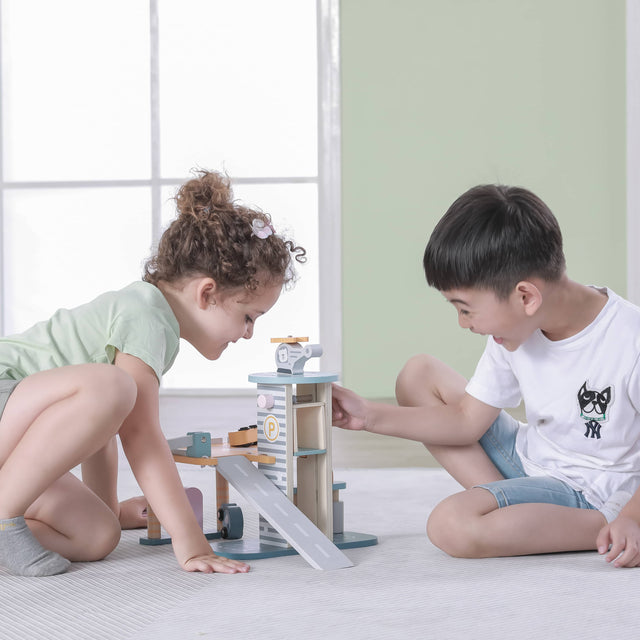 PolarB medinis automobilių garažas