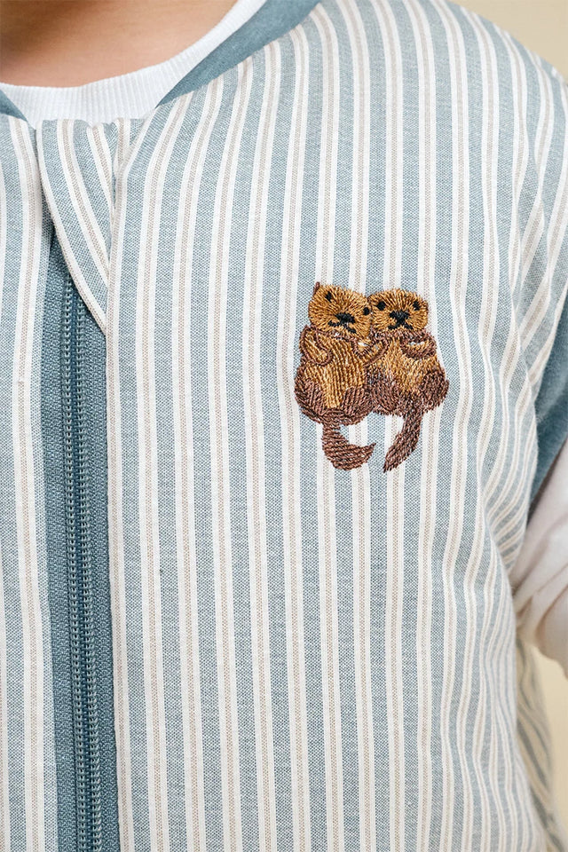 Molis&Co pižama - miegmaišis su rankovėmis, kojytėmis ir atverčiamomis kojinėmis TOG 2.5 Blue Stripes