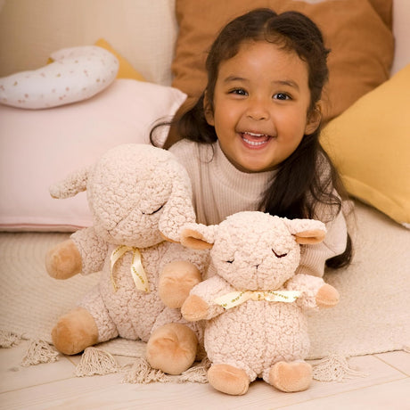 Cloud B migdukas Sleep Sheep On The Go su baltu triukšmu, smėlio spalvos