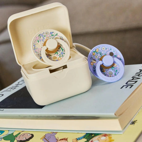 BIBS x Liberty čiulptuko dėklas - užkandžių dėžutė Chloe Meadow Ivory