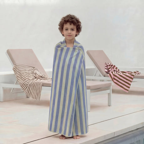 Molis&Co mikropluošto paplūdimio rankšluostis Green & Blue Stripes