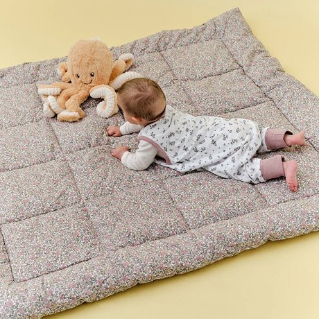 Molis&Co ropojimo kilimėlis kūdikiui su krepšiu 120×120 cm  Peony