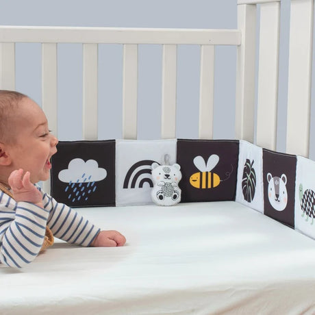 Taf Toys dvipusė kontrastinė knygelė kūdikiui Savannah Black & White Book, 0 mėn.+