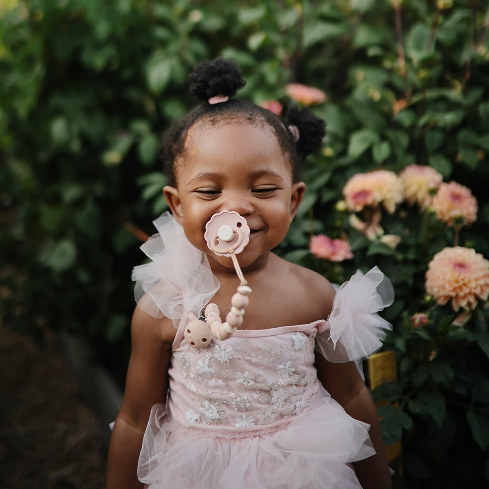 Mushie čiulptuko laikiklis Luna Blush