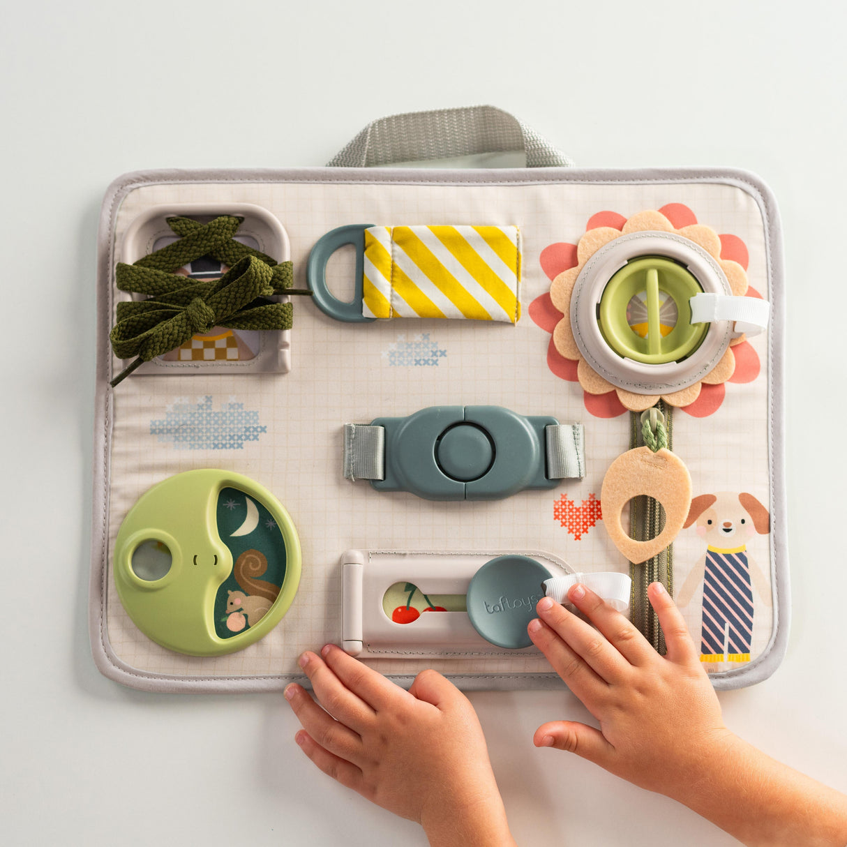 Taf Toys abpusēja mīksta grāmata mazuļiem "Pasaka"