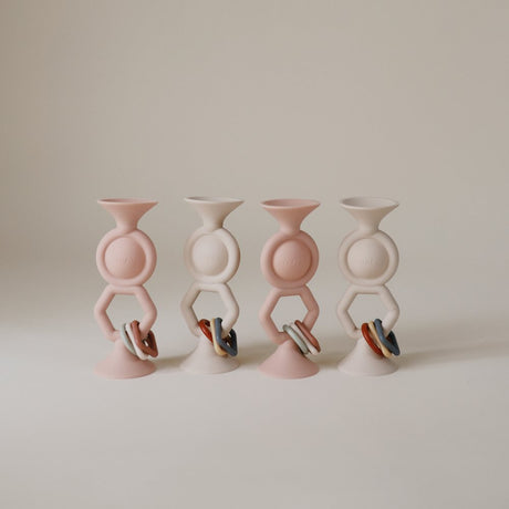 Mushie hariv mänguasja tassitorn – retrovärvid (retro) 