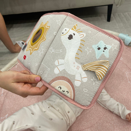 Tiny Love minkšta lavinamoji knygelė kūdikiui Minkšta knygelė Unicorn