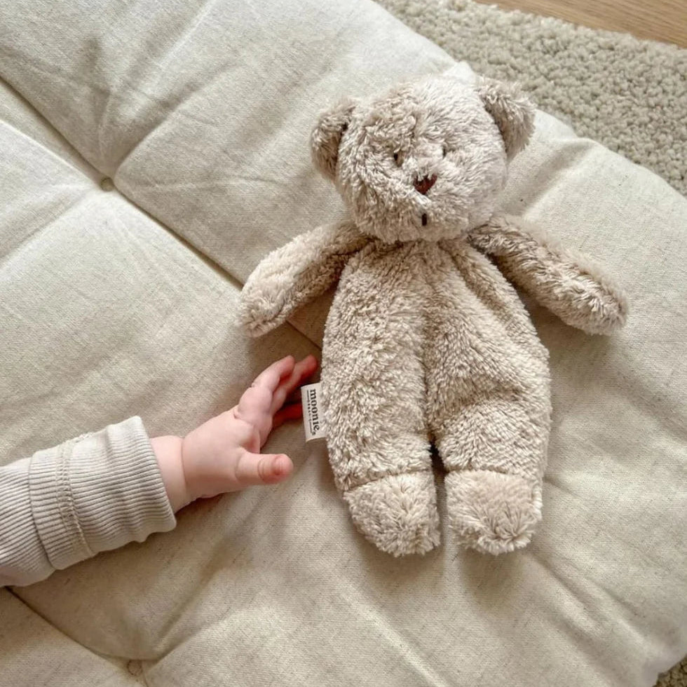 Moonie sensorinis minkštas žaislas Little Teddy Cappuccino