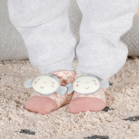 Fehn kojinaitės su barškučiais kūdikiui Mermaid Dusty Pink