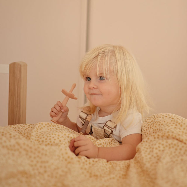 Mushie mokomasis silikoninis dantų šepetėlis (Blush)