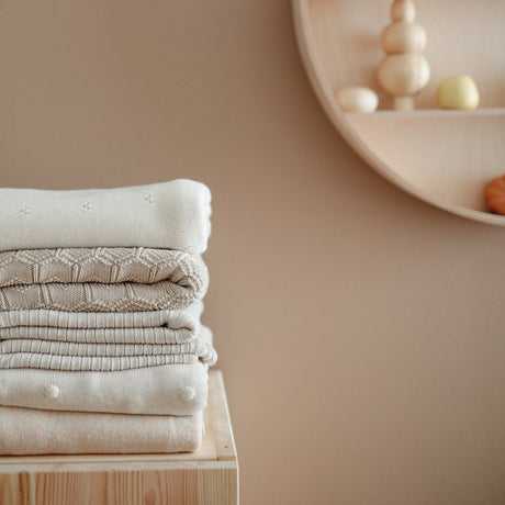 Mushie megztas pledas Pointelle – Ivory