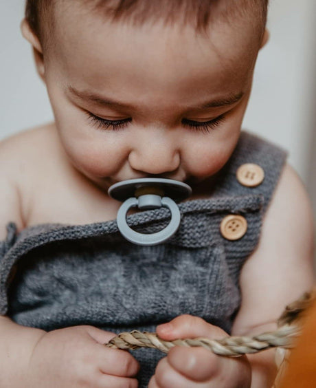 BIBS knupīša komplekts 2. izmērs (6 - 18 mēneši) Anatomical Baby Blue / Benzīns 