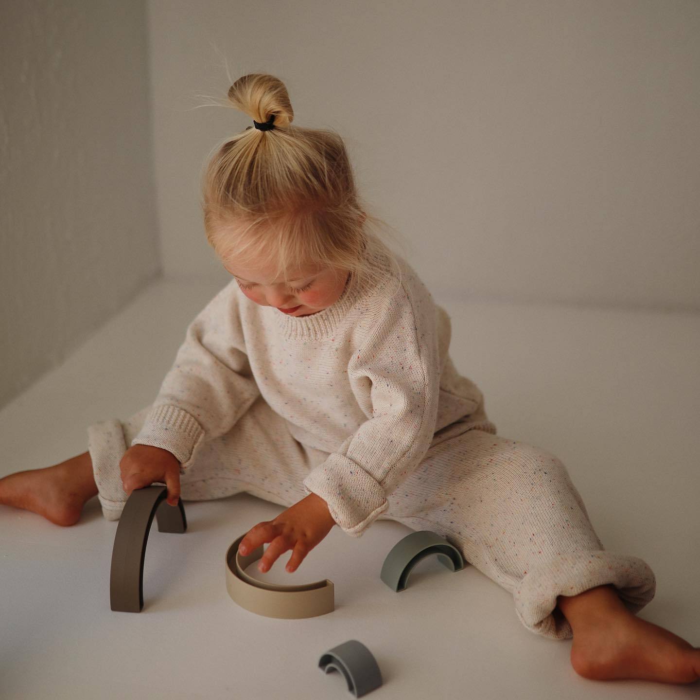 Mushie izglītojoša rotaļlieta varavīksnes tornis Tropical 