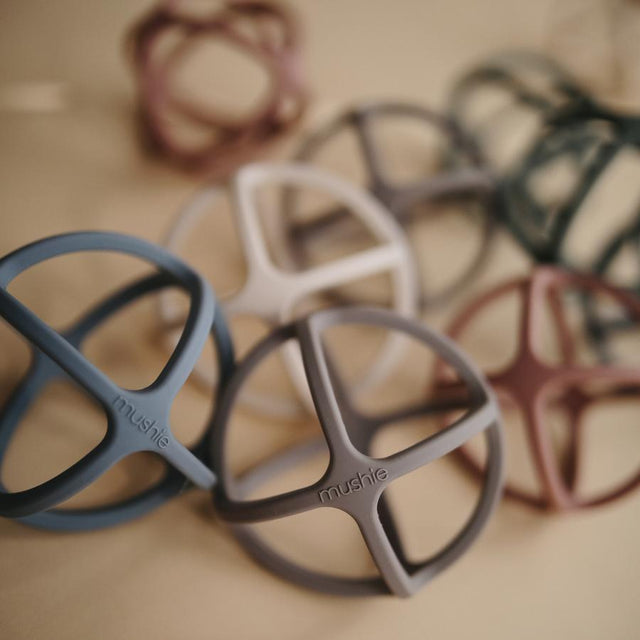 Mushie silikoninis kramtukas kamuolys Tradewinds