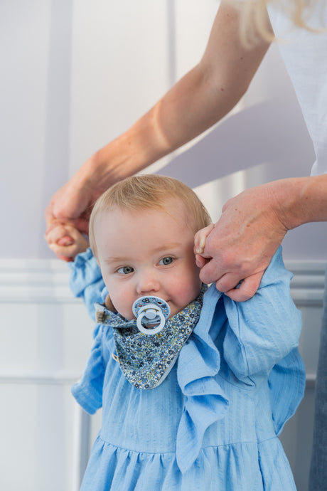 BIBS Liberty seilinukas Bandana Chamomile Lawn Baby Blue