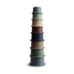 Mushie lavinamasis žaislas puodelių bokštas - Miško spalvos (Forest)