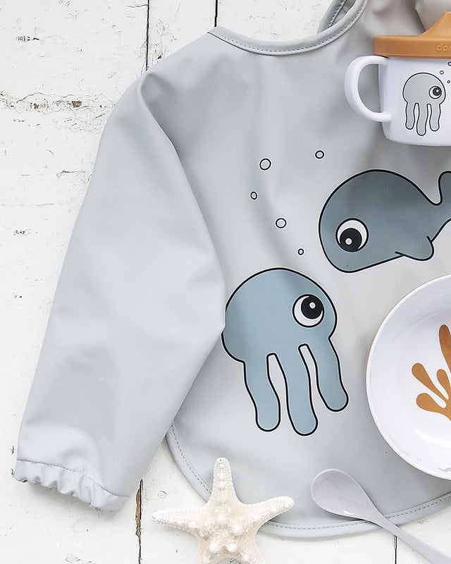 Done by Deer seilinukas su rankovėmis nuo 6-18 mėn. "Jūros draugai" / "Sea friends" (pilkas)