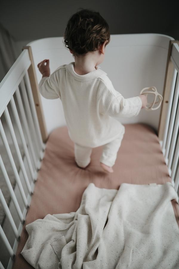 Mushie silikoninis kramtukas kamuolys Shifting Sand