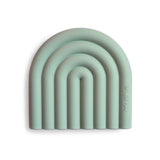 Mushie kramtukas melsva vaivorykštė (Cambridge Blue)