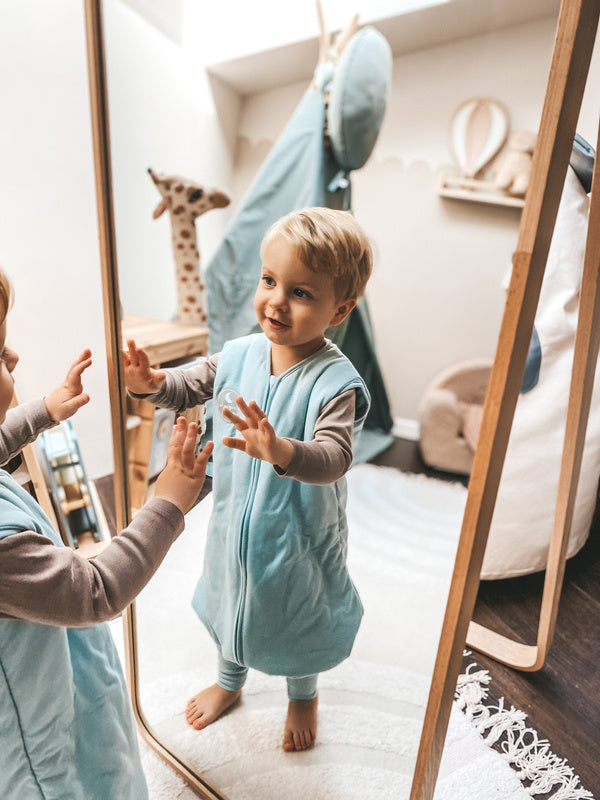 Natulino NATURALS LITTLE WALKERS™ kolmekihiline beebi magamiskott GOTS celadon (mündivärvi)